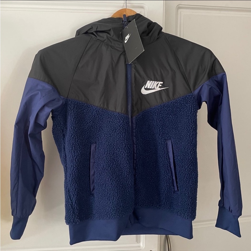 NWT Nike Jacket Boys (5-6)